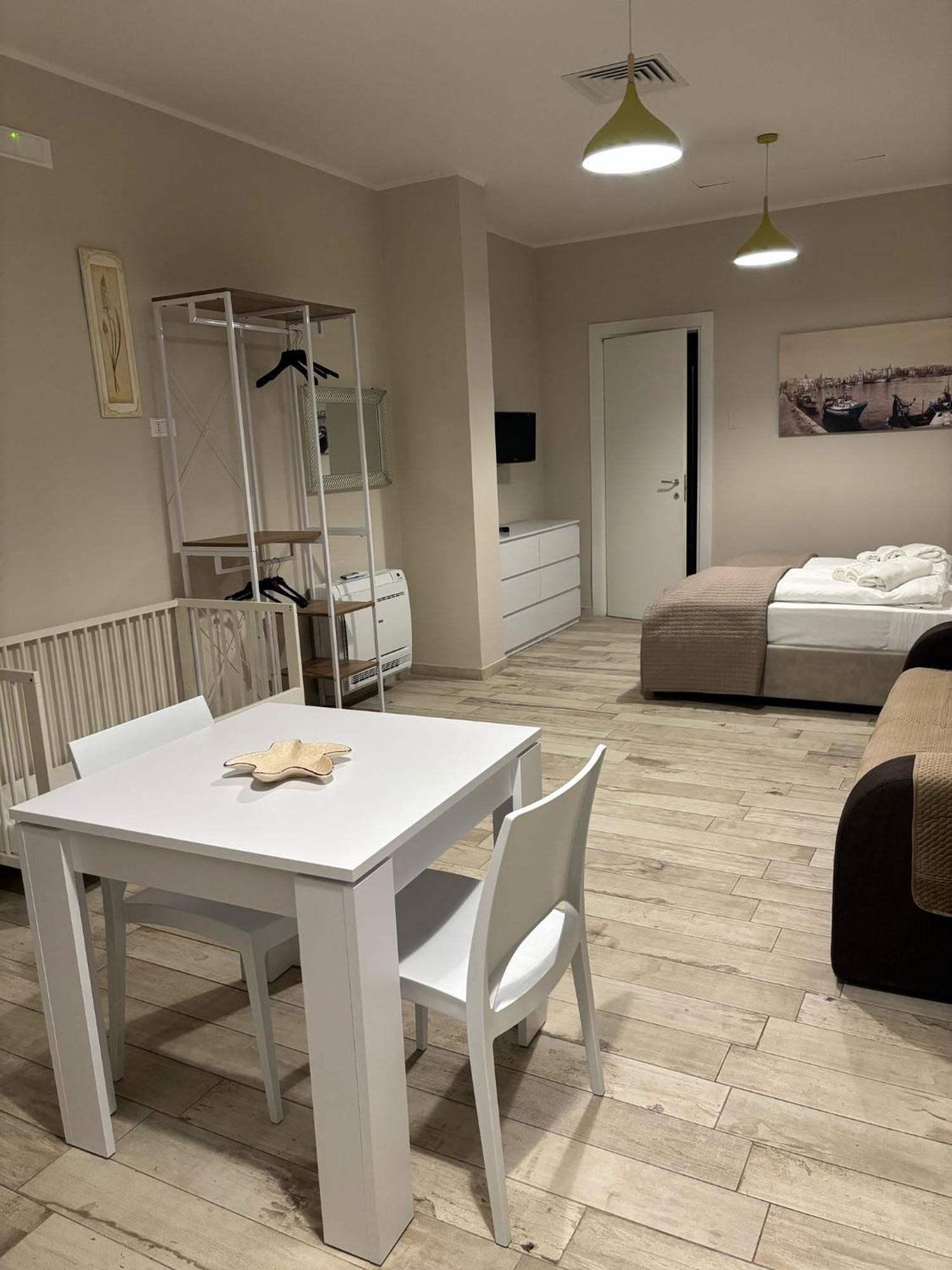 Appartamento Con Patio Monopoli Exterior foto